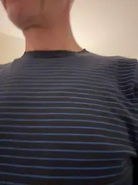 Snapshot of SexyLeon8 chatting on December 2025 03:27:02 PM SexyLeon8 online show from December 2025 03:27:02 PM