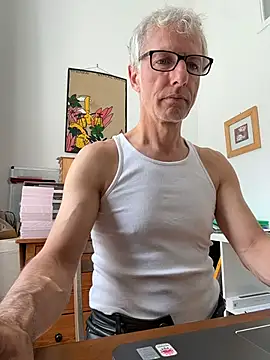 Snapshot of SexyLeon8 chatting on July 2026 12:39:01 PM SexyLeon8 online show from July 2026 12:39:01 PM