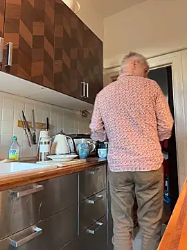 Snapshot of SexyLeon8 chatting on November 2025 08:46:02 AM SexyLeon8 online show from November 2025 08:46:02 AM