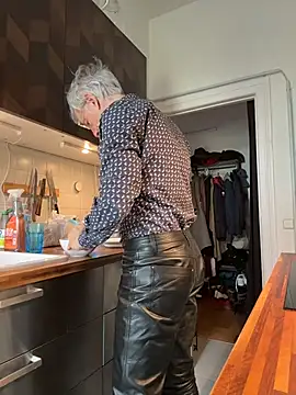 SexyLeon8 online show from April 2026 08:06:01 AM