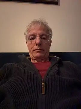 SexyLeon8 online show from April 2026 08:21:01 PM