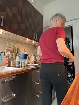 SexyLeon8 online show from April 2026 07:32:02 AM