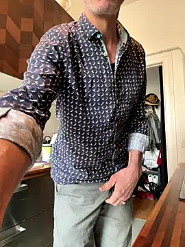 Snapshot of SexyLeon8 chatting on November 2025 08:40:01 AM SexyLeon8 online show from November 2025 08:40:01 AM