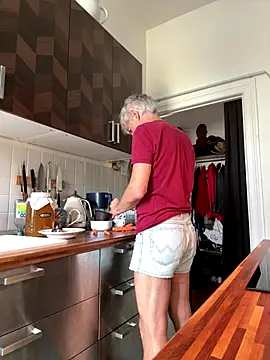 SexyLeon8 online show from September 2025 12:11:01 PM