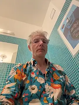 SexyLeon8 online show from April 2026 07:18:01 PM