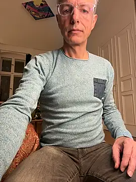 Snapshot of SexyLeon8 chatting on November 2025 09:52:01 PM SexyLeon8 online show from November 2025 09:52:01 PM