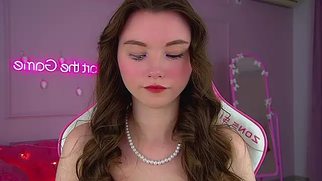 KeiraAsti online show from December 2025 06:08:01 PM