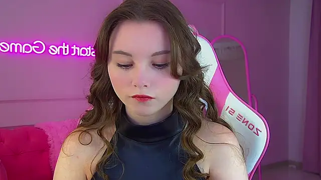 KeiraAsti online show from November 2025 06:11:01 PM