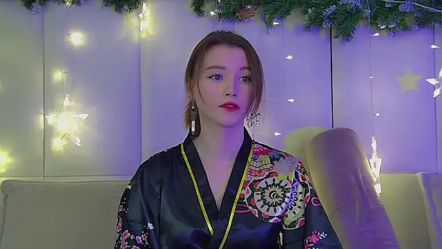 KeiraAsti online show from December 2025 06:28:02 PM