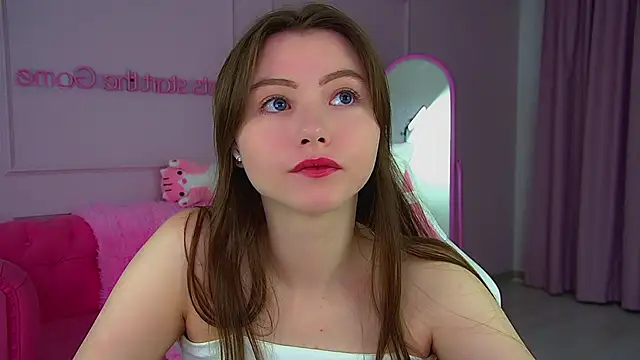 KeiraAsti online show from September 2025 08:04:02 PM