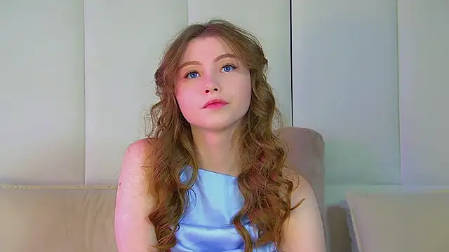KeiraAsti online show from September 2025 06:04:02 PM