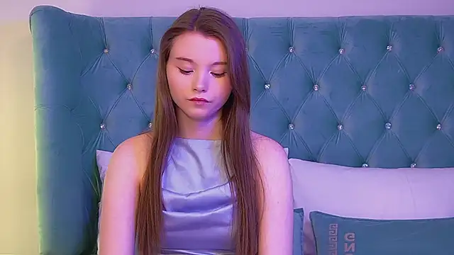 KeiraAsti online show from February 2026 06:06:01 PM