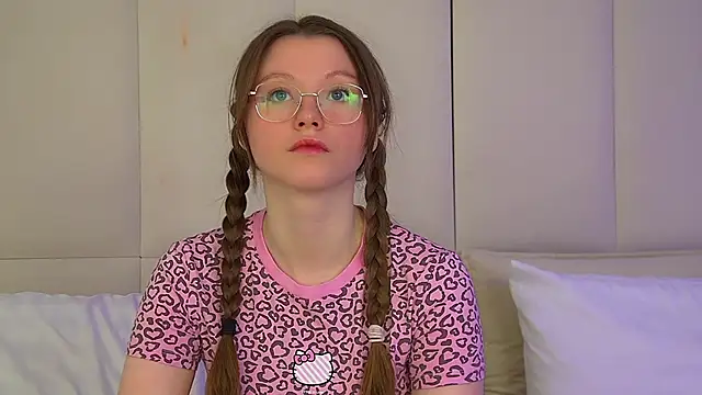 KeiraAsti online show from November 2025 06:08:01 PM