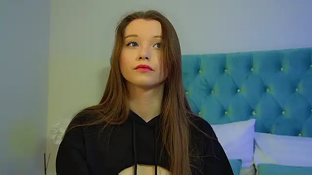 KeiraAsti online show from March 2026 06:12:02 PM