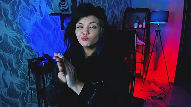 MaryHarrys online show from November 2025 11:30:01 PM