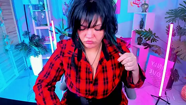 MaryHarrys online show from October 2025 08:32:02 PM