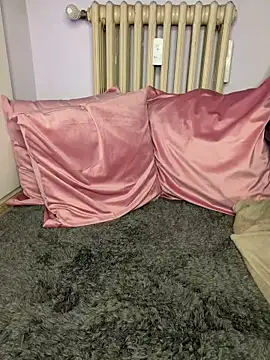 Snapshot of AdeleRoyal chatting on November 2025 04:02:02 PM AdeleRoyal online show from November 2025 04:02:02 PM