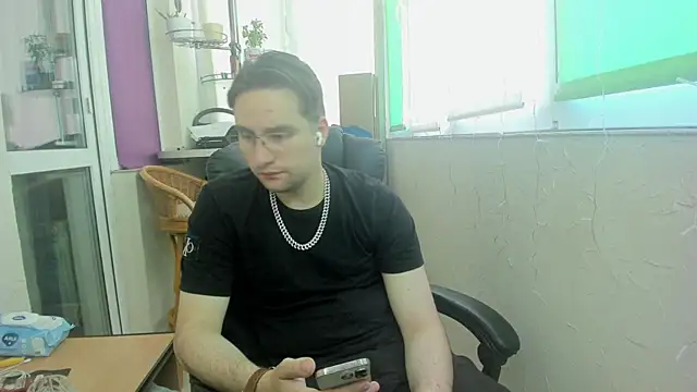 Snapshot of romiosabrino chatting on May 2026 01:09:01 PM romiosabrino online show from May 2026 01:09:01 PM