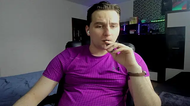 Snapshot of romiosabrino chatting on March 2026 02:33:01 PM romiosabrino online show from March 2026 02:33:01 PM