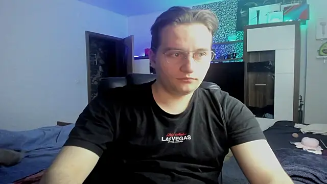 Snapshot of romiosabrino chatting on March 2026 11:33:01 PM romiosabrino online show from March 2026 11:33:01 PM