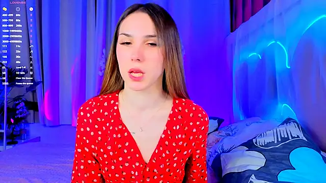 Snapshot of -CindyLou chatting on October 2025 08:44:02 PM -CindyLou online show from October 2025 08:44:02 PM