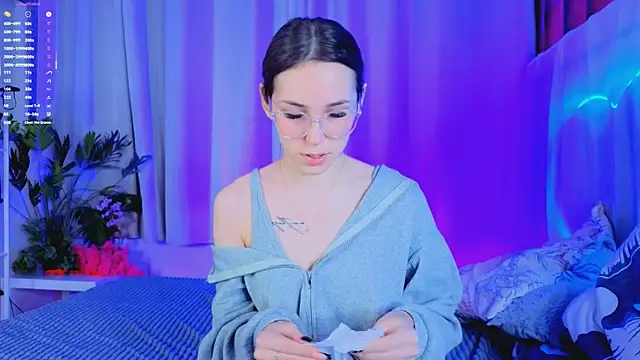 -CindyLou online show from November 2025 05:29:02 AM