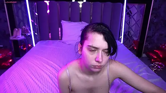 LiviaShy online show from February 2026 08:27:02 PM