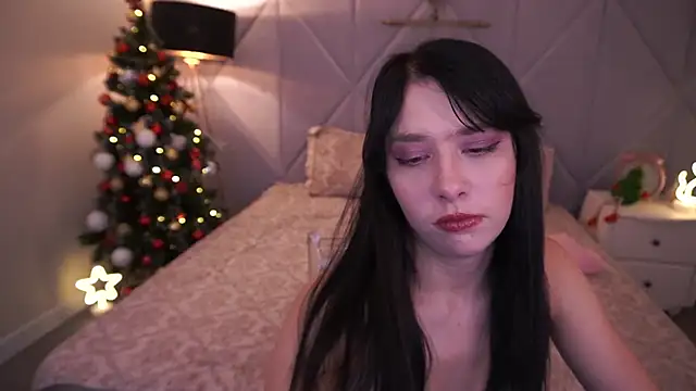 LiviaShy online show from December 2025 01:39:01 PM