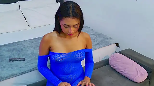 Becca Grims online show from November 2025 03:33:02 AM