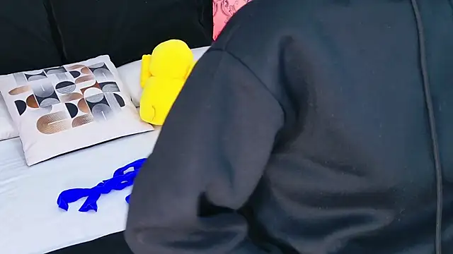 Becca Grims online show from November 2025 03:21:02 AM