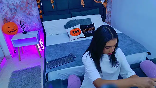 Becca Grims online show from October 2025 03:16:01 AM