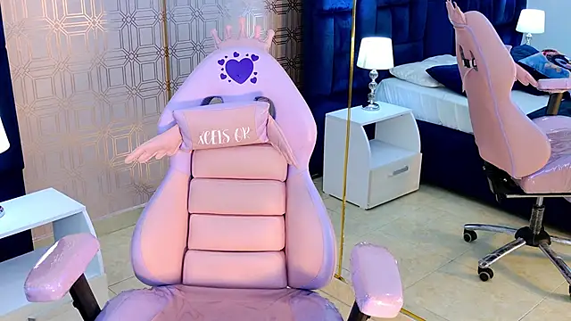 Becca Grims online show from November 2025 03:39:02 AM