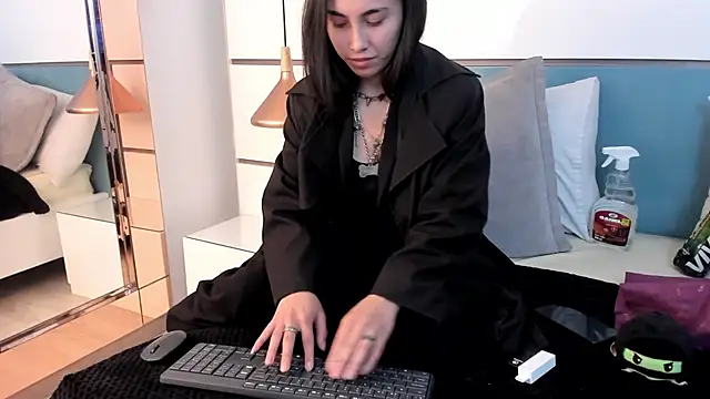 Ashkoreh online show from November 2025 11:30:02 PM