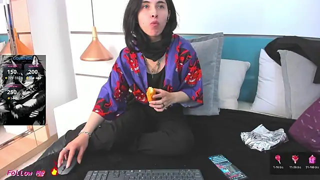 Snapshot of Ashkoreh chatting on February 2026 06:37:02 PM Ashkoreh online show from February 2026 06:37:02 PM