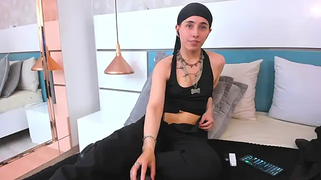 Ashkoreh online show from March 2026 08:49:02 PM