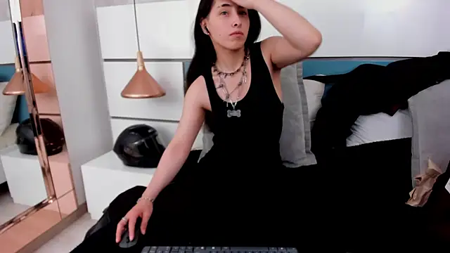 Ashkoreh online show from March 2026 08:11:02 PM