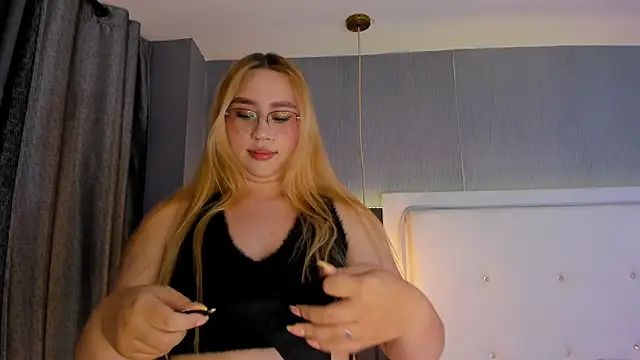 ximenanoah online show from September 2025 01:39:02 PM