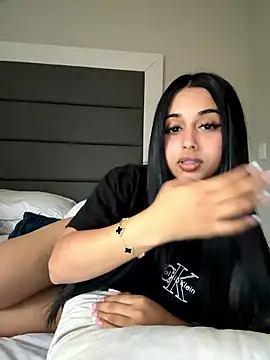 LilMisIndianx online show from January 2026 01:47:01 PM