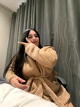 Snapshot of LilMisIndianx chatting on September 2025 07:19:01 AM LilMisIndianx online show from September 2025 07:19:01 AM