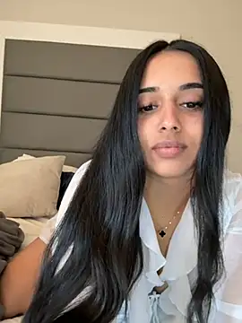 LilMisIndianx online show from January 2026 01:40:01 PM