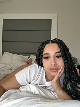 LilMisIndianx online show from December 2025 07:33:02 AM