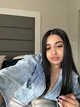 LilMisIndianx online show from December 2025 11:14:01 AM