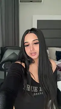 LilMisIndianx online show from April 2026 01:34:01 PM