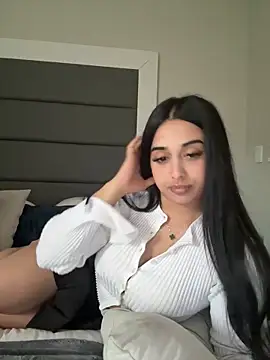 LilMisIndianx online show from December 2025 03:06:02 PM