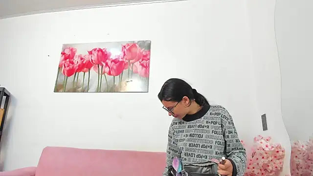 pinky f00x online show from June 2026 07:36:01 PM