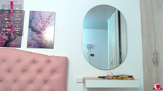 pinky f00x online show from December 2025 09:31:02 PM