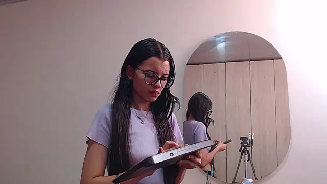 pinky f00x online show from February 2026 08:26:01 PM