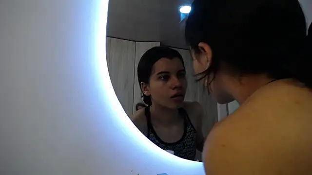 pinky f00x online show from November 2025 07:47:01 PM