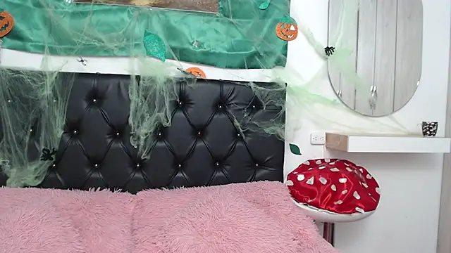 pinky f00x online show from October 2025 01:17:02 AM