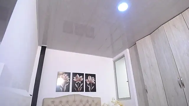 pinky f00x online show from May 2026 07:31:01 PM